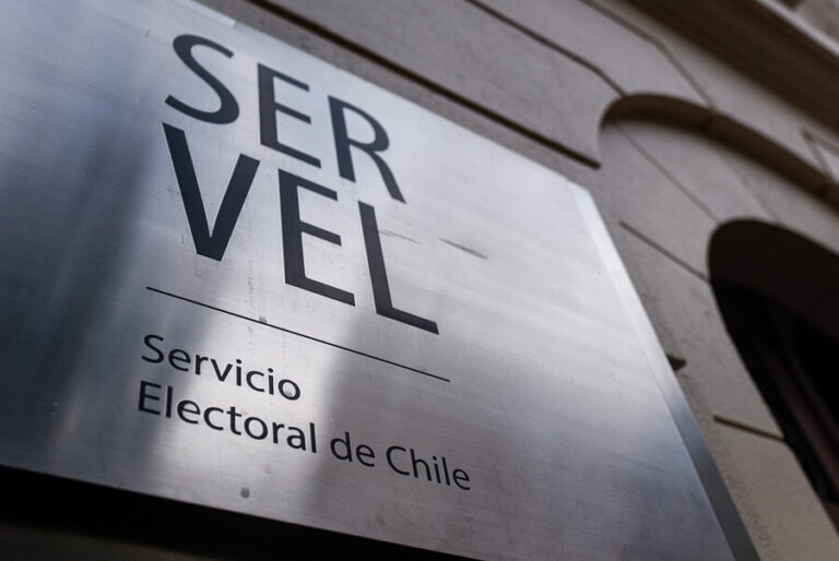 Servel anunció investigación a Democracia Viva para revisar los aportes en campaña del plebiscito de salida