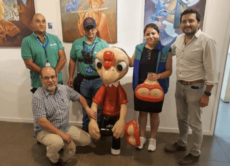 Apareció estatua de Condorito que fue robada en Concepción a dos semanas de su instalación