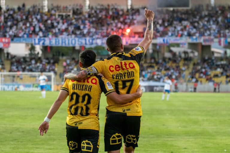 Coquimbo se hizo fuerte de local: Lo ganó en la agonía y le quitó el invicto a Católica