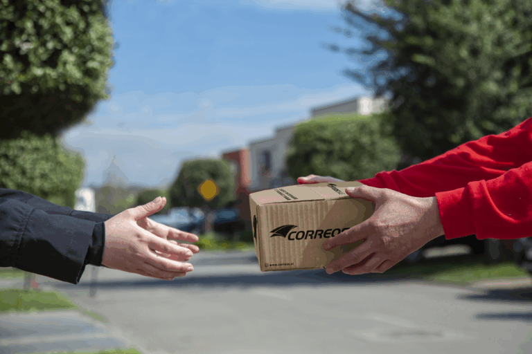 CorreosChile realizará envíos sin costo para 25 comunas afectadas por incendios forestales