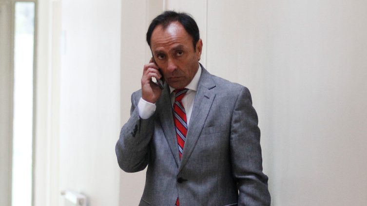 Ministro Pizarro llegó hasta el Monumental para ver el Superclásico: Su hijo Vicente será titular en Colo Colo