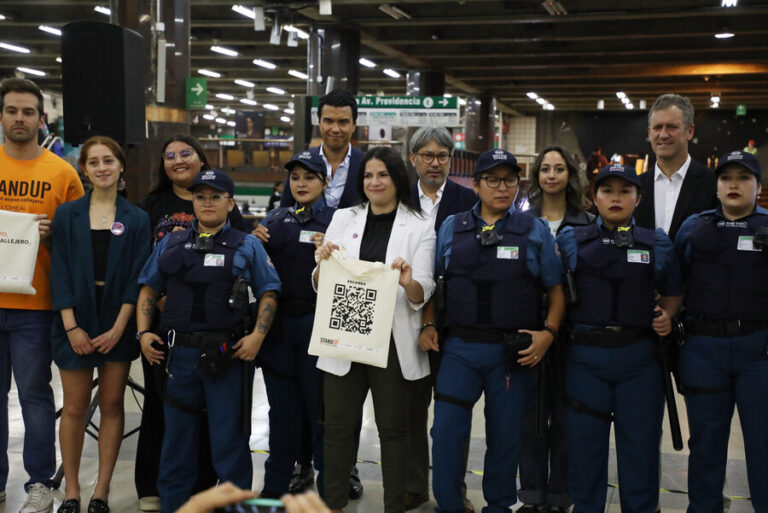 Gobierno y Metro refuerzan campaña contra el acoso en el transporte público