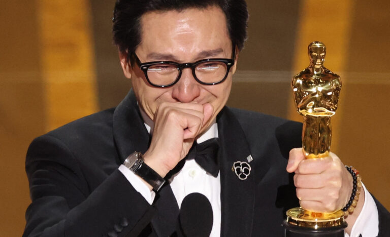 Oscar 2023: Ke Huy Quan recibe el premio a Mejor Actor de Reparto entre lágrimas