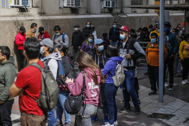 Columna de María José Azócar: Bancos y concentración de poder en Chile