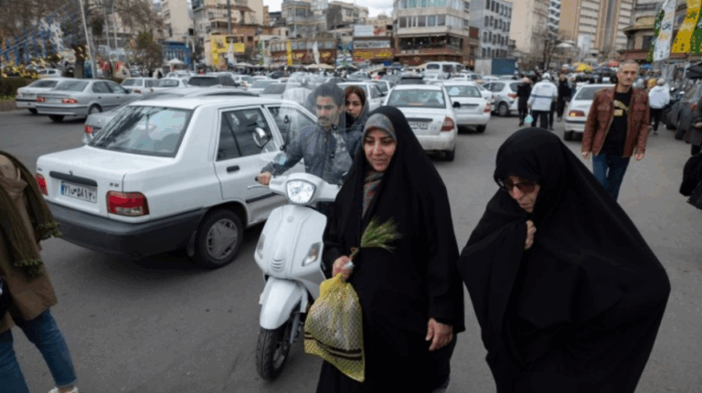 Irán anuncia la instalación de cámaras para identificar a las mujeres que infrinjan la Ley de Hiyab