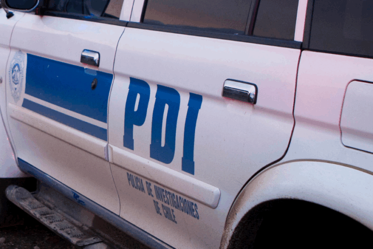 Mujer fue encontrada muerta al interior de departamento en Maipú: Investigan posible femicidio