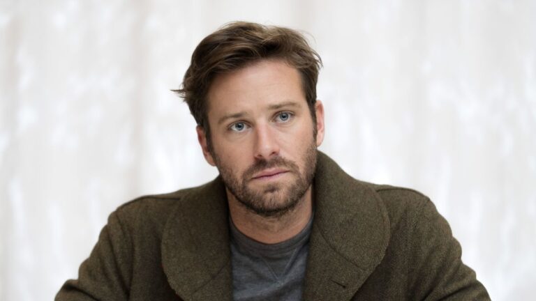 Fiscalía de Los Ángeles está revisando las denuncias de agresión sexual contra Armie Hammer