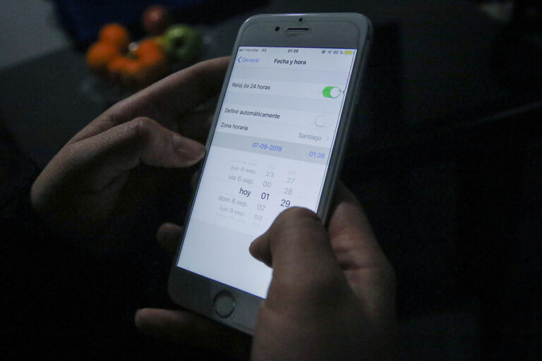 Horario de invierno 2023: ¿Cómo cambiar correctamente la hora en mi teléfono?