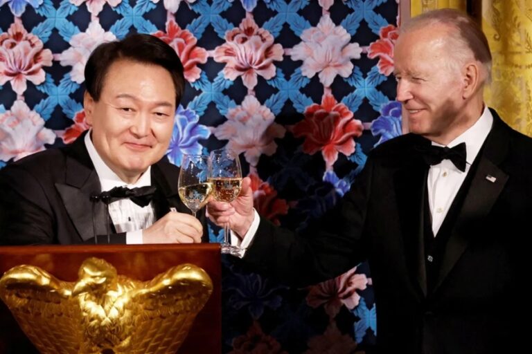 Presidente de Corea del Sur cantó 