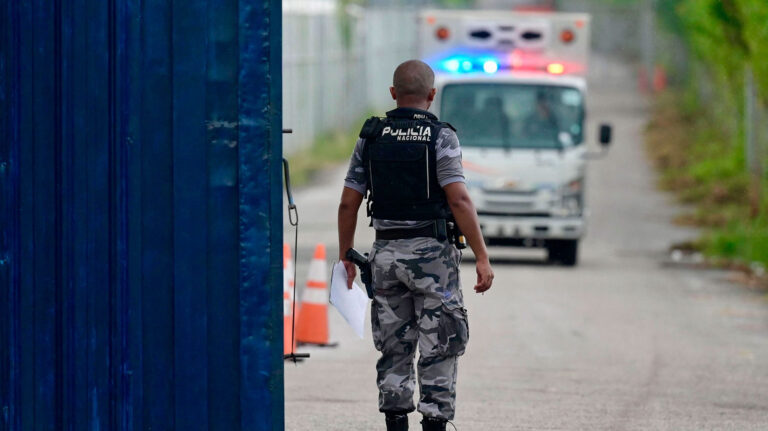 Ecuador: Al menos 12 personas mueren al interior de cárcel en Guayaquil tras enfrentamientos, según autoridades