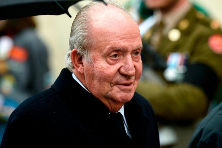 Rey emérito Juan Carlos I tendría una hija secreta, según diario español