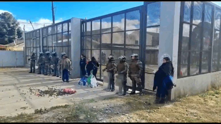 Motín en cárcel de Angol: Tres gendarmes fueron tomados como rehenes