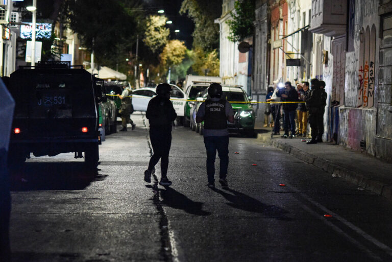 Ciclista murió tras ser atropellado en Estación Central: Conductor del vehículo se dio a la fuga