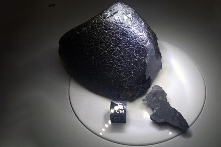 Científicos del MIT hacen un llamado a cazadores de meteoritos: Dejen de utilizar imanes porque borran su memoria magnética