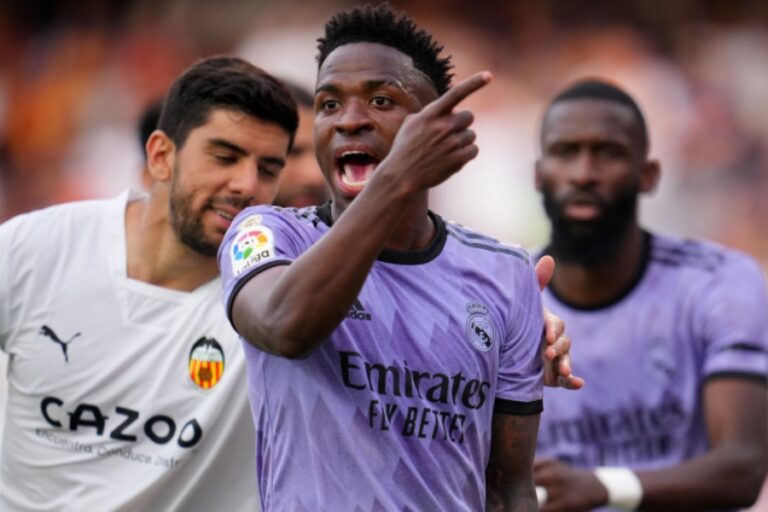 Detienen a 4 personas sospechosas de colgar 