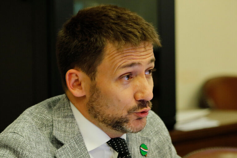 Ministro Pardow e iniciativa 