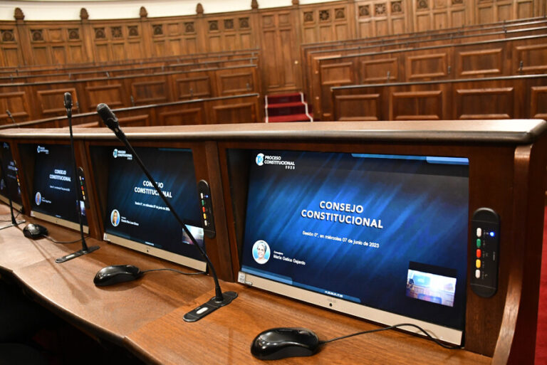 Pulso Ciudadano: 26,3% votaría en contra de propuesta de nueva Constitución y 12,1% a favor; la mayoría no sabe