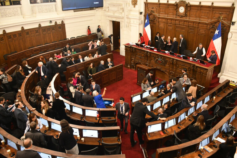 Proceso constituyente: Consejo aplazó votaciones y conformó nueva mesa de negociación