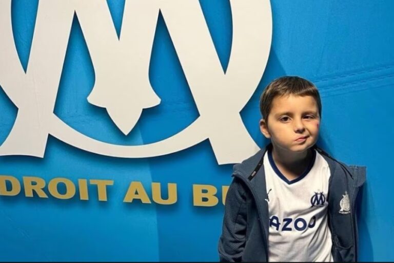 Abren investigación contra hinchas del Ajaccio que agredieron a un niño con cáncer cerebral fanático del Marsella