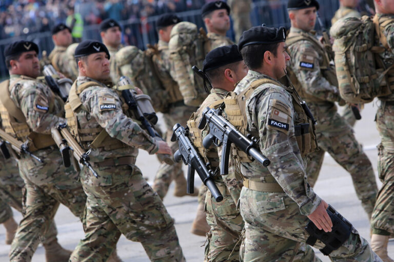 Columna de Venus Reyes: Fuerzas Armadas y de Orden en defensa de sus pensiones