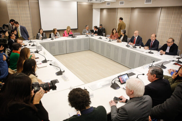Este martes realizan tercera reunión transversal por pensiones: UDI y Republicanos descartan su participación