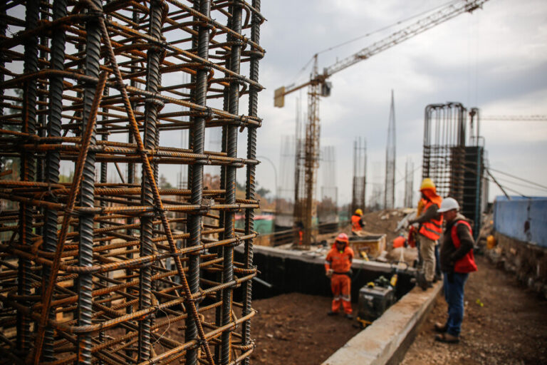 Desempleo experimenta nueva alza: Tasa de desocupación llegó a 8,8% en el trimestre móvil mayo-julio