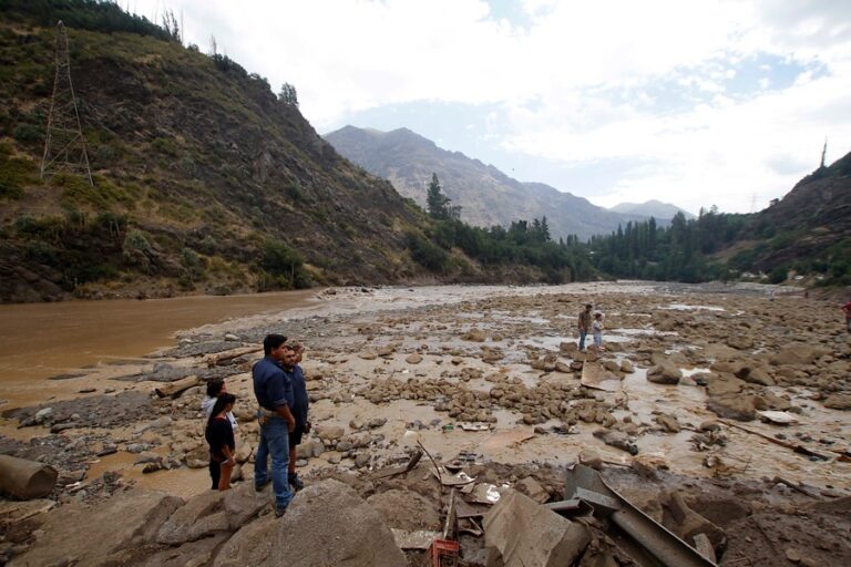 Autoridades advierten por sistema frontal en la RM: 