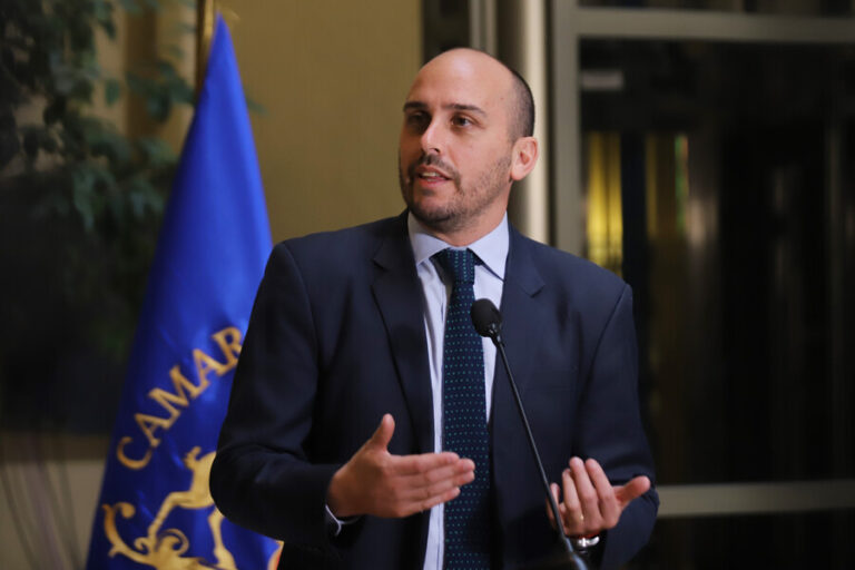 Longton arremete contra el Gobierno por pensiones de gracia: “Parece haber un compromiso político con la Primera línea”