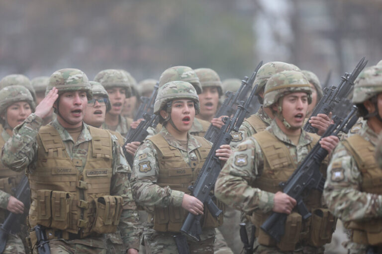 Por discriminación a exconscripto: Fisco deberá pagar millonaria indemnización a padres de joven afectado