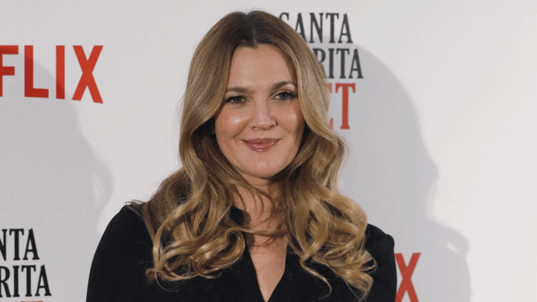 Drew Barrymore volverá con la emisión de su programa pese a huelga en Hollywood