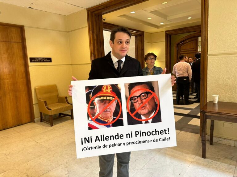 Sancionan a diputados Rivas y Benavente tras interrumpir homenaje a Salvador Allende en la Cámara