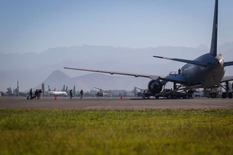 Conflicto Israel-Hamás: 80 chilenos y chilenas serán evacuados en primer avión humanitario desde Tel Aviv