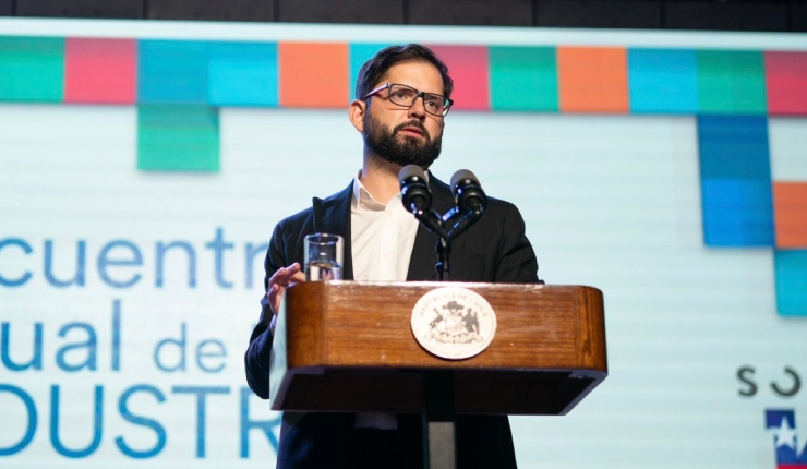 Cadem: Aprobación al presidente Boric se ubicó en su nivel más alto desde septiembre de 2022