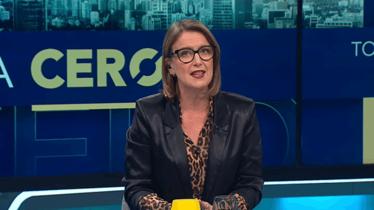 Urrejola por robo a edificios cercanos a socavones: 