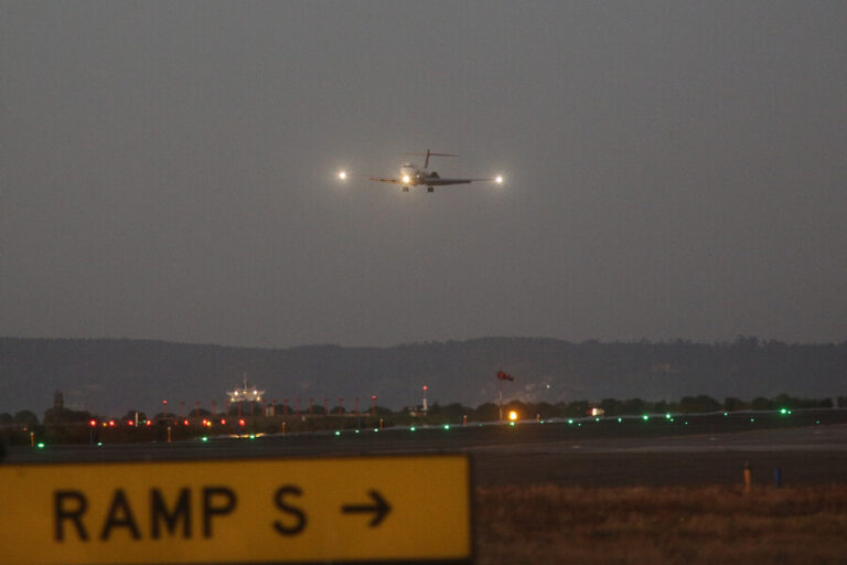 Vuelo de Santiago a Miami de Latam debió aterrizar de emergencia por problemas técnicos