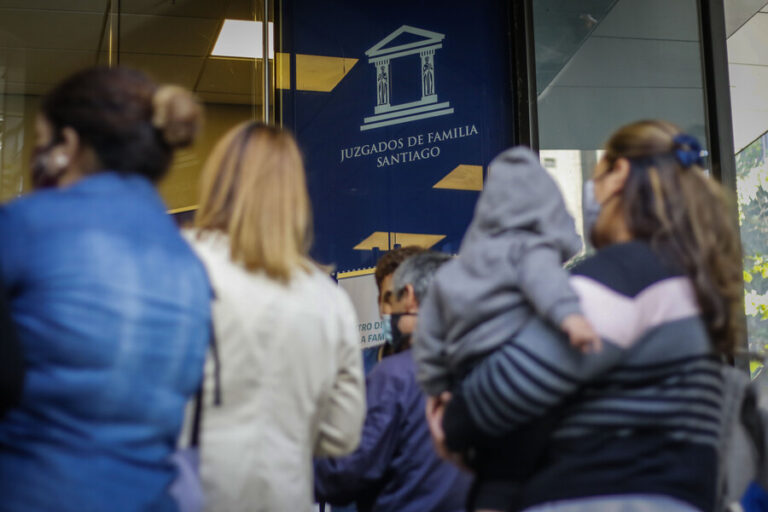 Multan a bancos, compañías de seguros y cooperativa de ahorro: Otorgaron créditos a 33 deudores de pensiones de alimentos