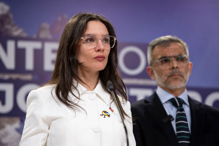 Ministra Vallejo comentó que actual propuesta constitucional 