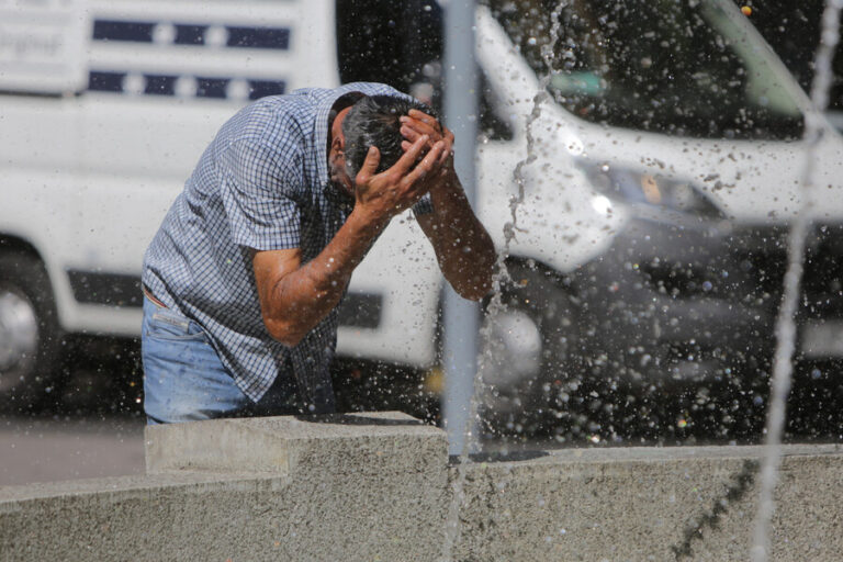 Temperatura máxima en Santiago llegó a los 36,7° C este miércoles, la tercera más alta para un mes de enero en 112 años