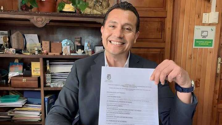 Por malversación de $1.000 millones: Decretan orden de detención contra alcalde de Algarrobo