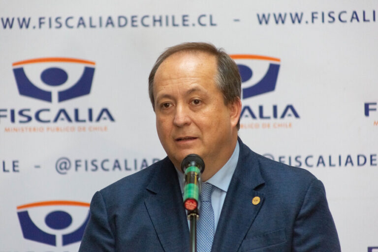 Por filtración de audio sobre coimas al SII y CMF: Fiscal Nacional confirma investigación de oficio contra abogado Luis Hermosilla