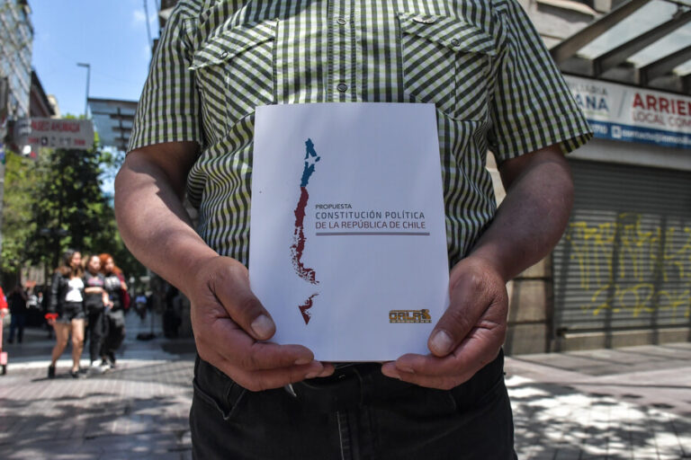 Última Cadem antes del plebiscito: Opción 