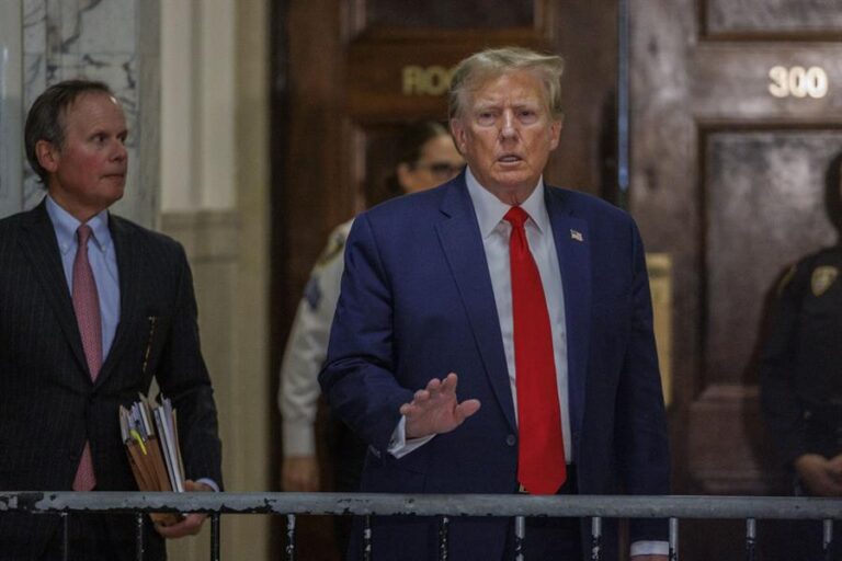 Donald Trump pide a una corte de apelaciones que desestime la demanda por el asalto al Capitolio