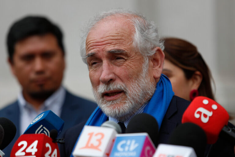 Ministro Montes agradeció pleno respaldo de presidente Boric ante acusación constitucional: 