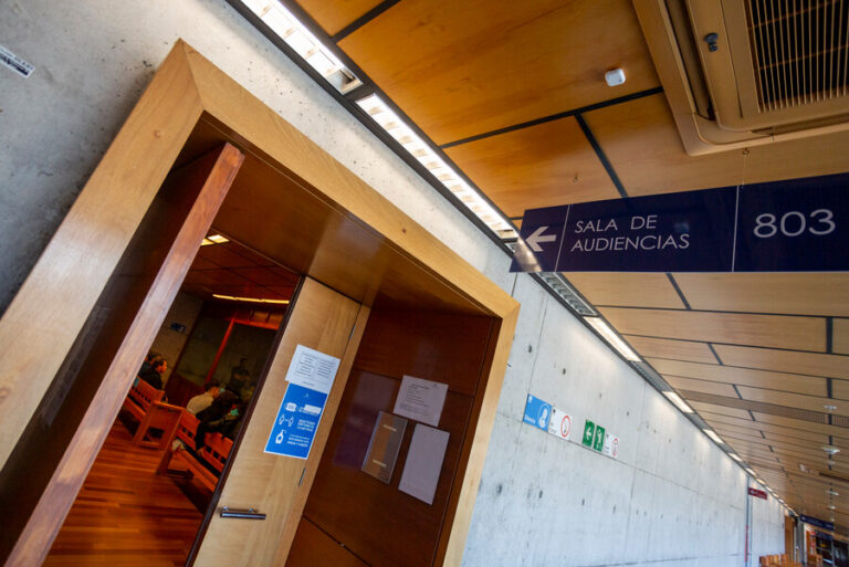 Declaran culpables a dos falsos médicos por muerte de mujer en clínica clandestina en Las Condes