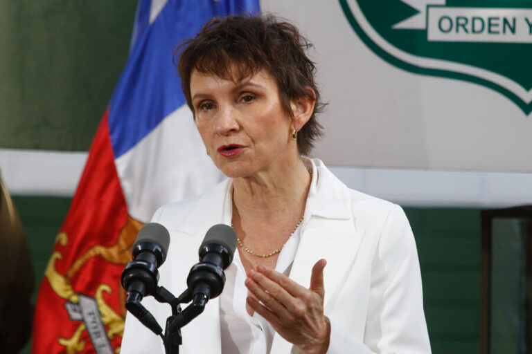 Tohá cuestionó actitud de la oposición ante reformas: 