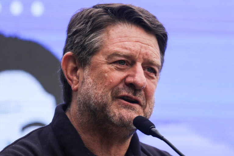 Nueve alcaldes oficialistas de la RM respaldaron a Claudio Orrego para la reelección como gobernador