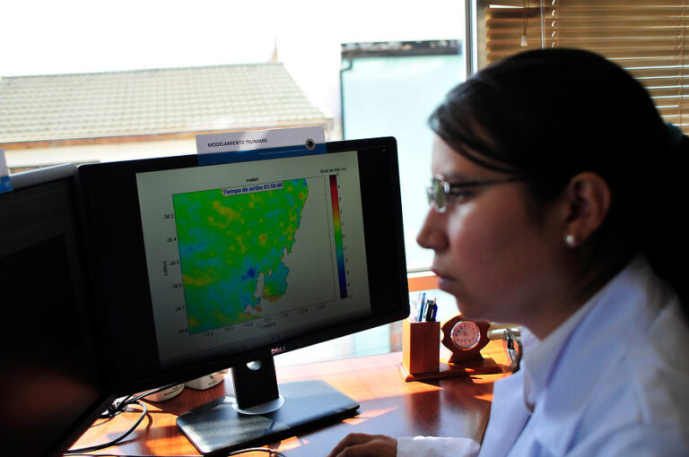 Tras terremoto de 7,7 en Filipinas: SHOA descartó posibilidad de amenaza de tsunami en costas de Chile