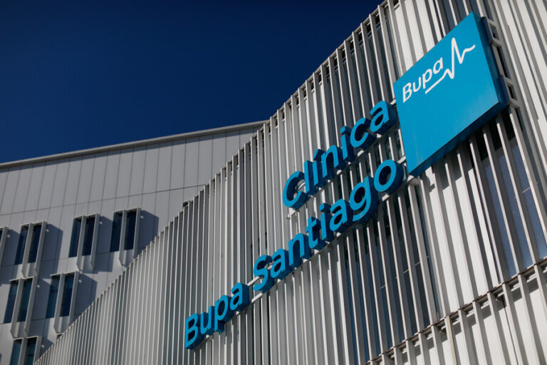 Bupa cierra recintos médicos en el marco de la crisis en la industria de salud