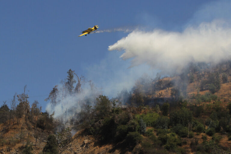 Parquemet se encontrará cerrado este sábado 23 tras incendio forestal en Cerro San Cristóbal