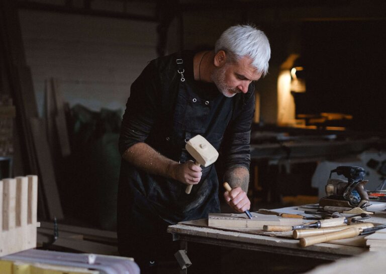 Proyectos de verano: Construye y pinta tus propios muebles esta temporada con estos consejos de carpintería